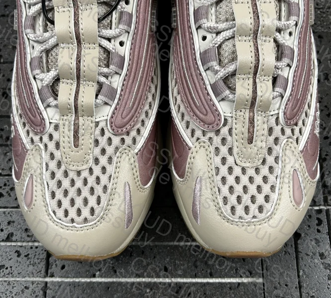 New Balance 1000 3