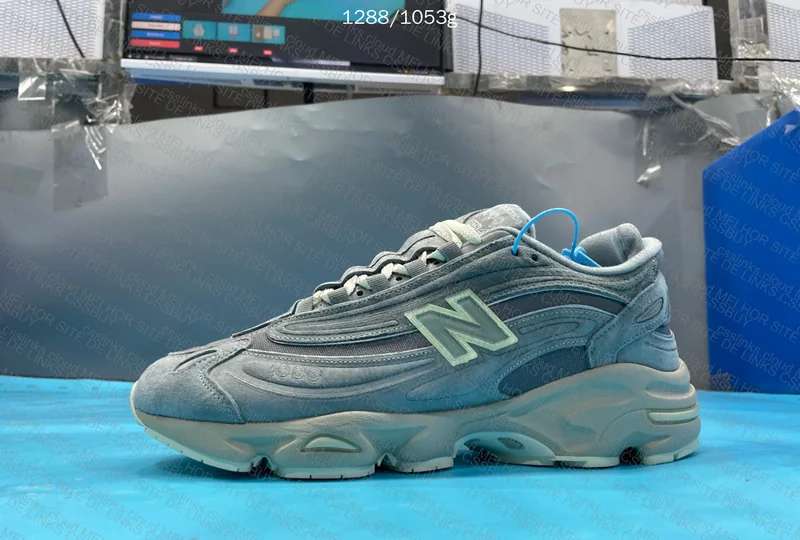 New Balance 1000 10