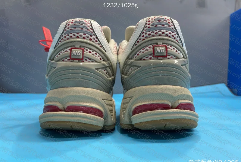 New Balance 1906 3