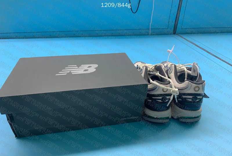 New balance 1906R