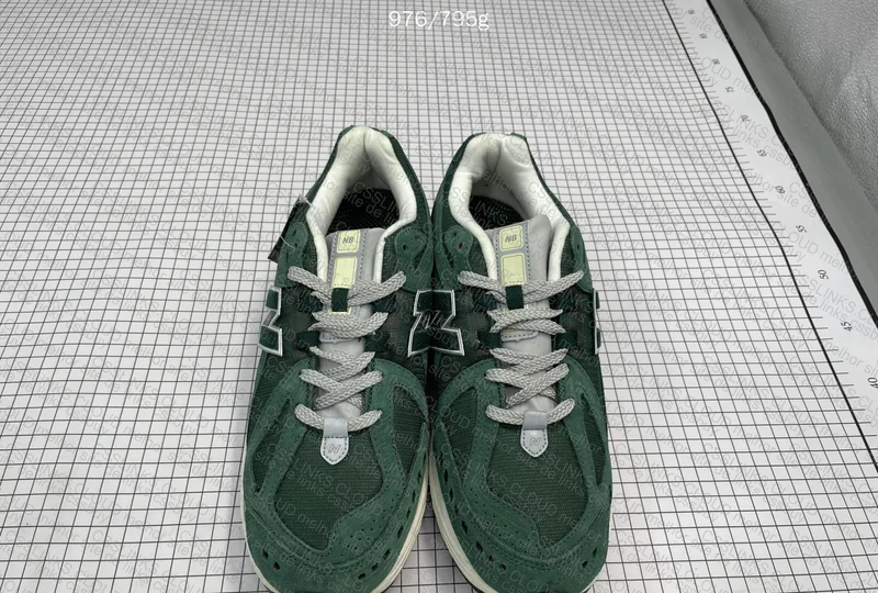 New balance 1906r nightwatch green