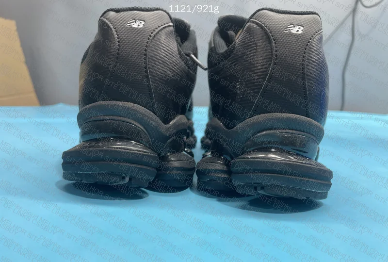 New Balance 2000 Black 2