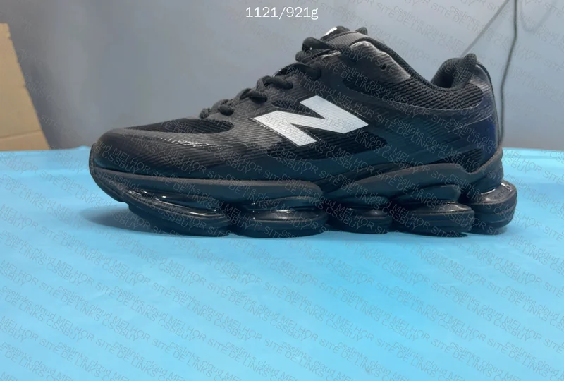 New Balance 2000 Black 9