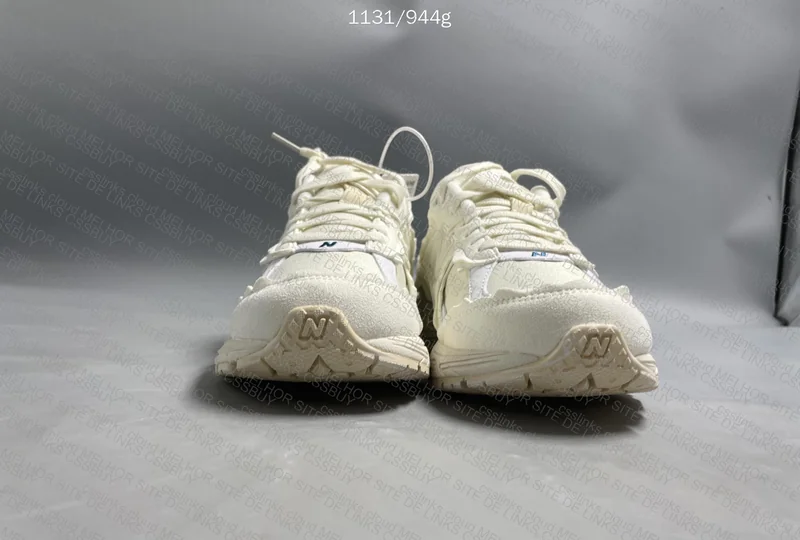New Balance 2002 3