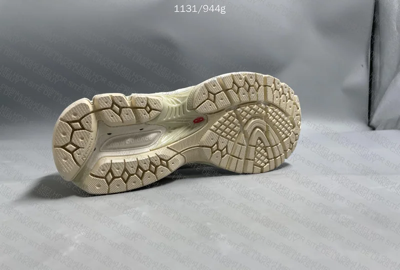 New Balance 2002 6