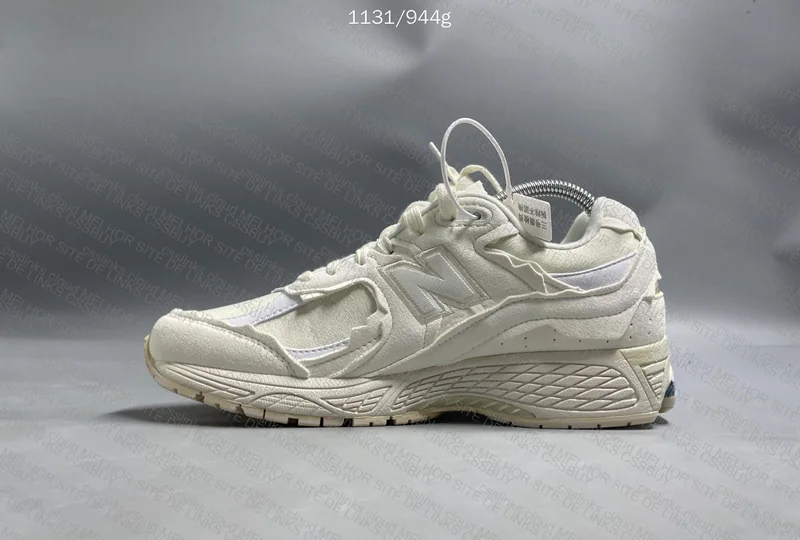 New Balance 2002 7