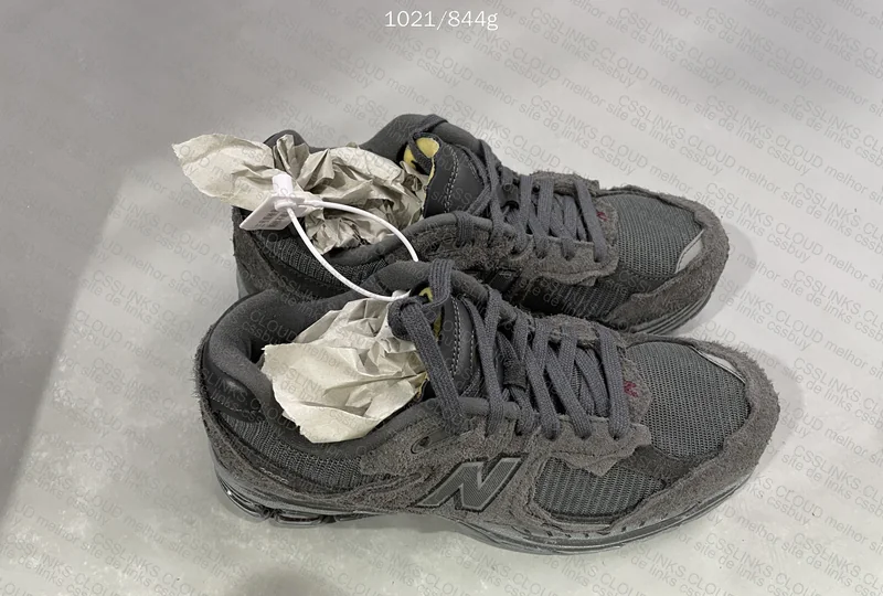 New Balance 2002