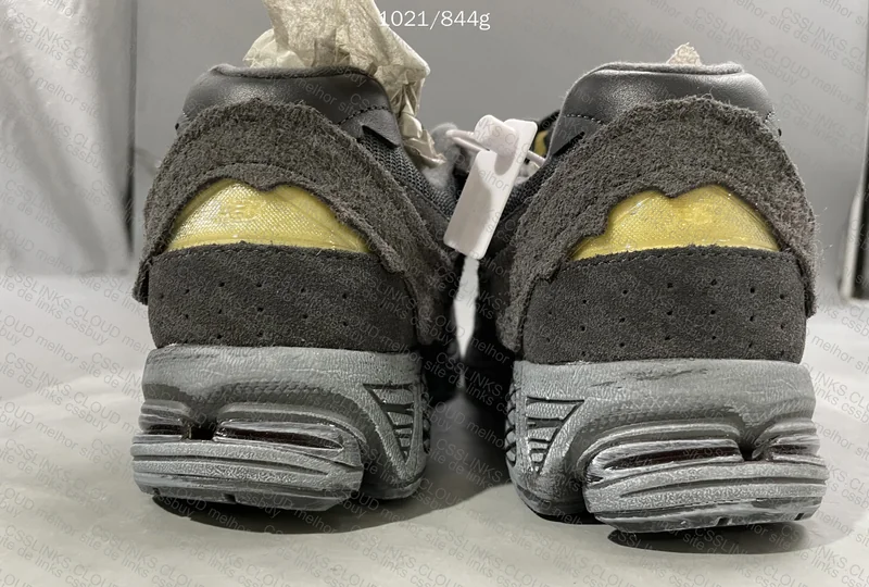 New Balance 2002 3