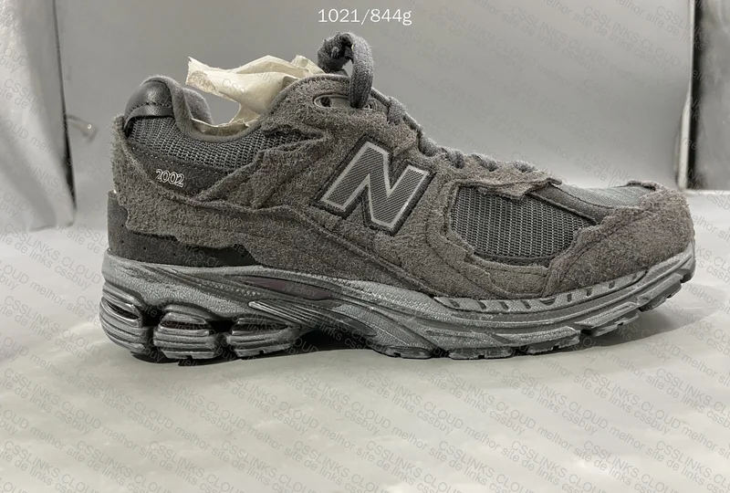 New Balance 2002 4