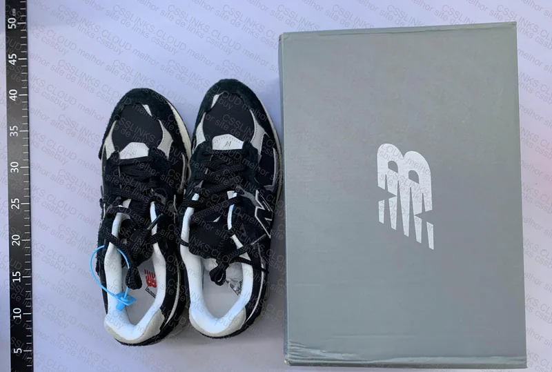 New Balance 2002 3