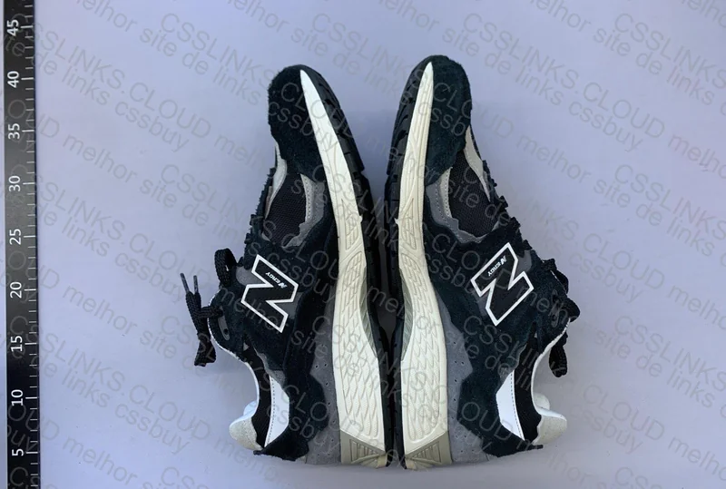 New Balance 2002 6
