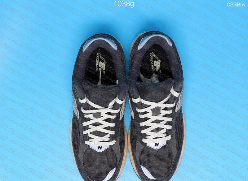 New Balance 2002r