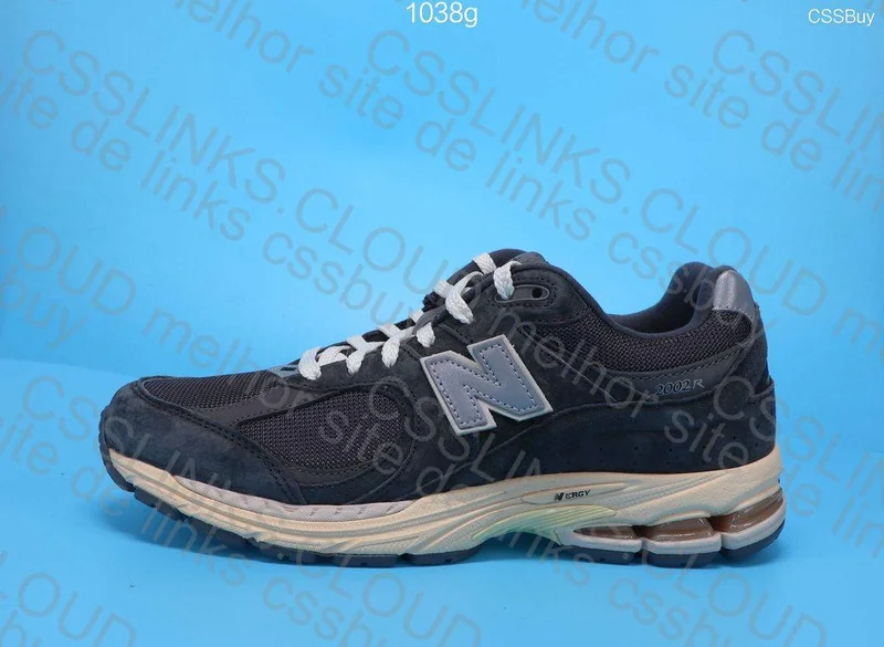 New Balance 2002r 3