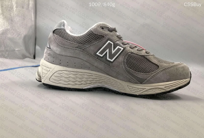 New balance 2002r 4