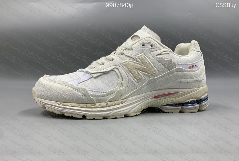 NEW BALANCE 2002R 2