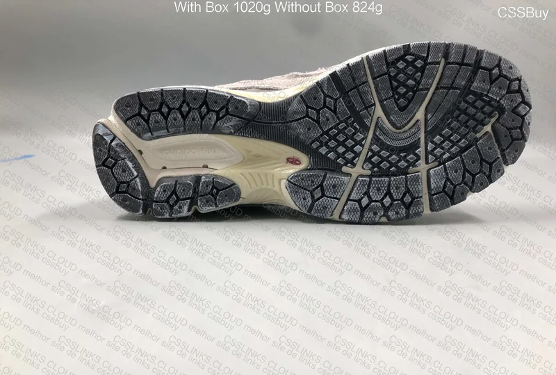 New Balance 2002R 6