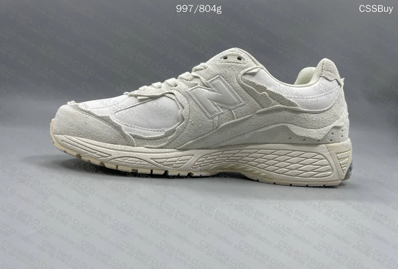New Balance 2002r 3