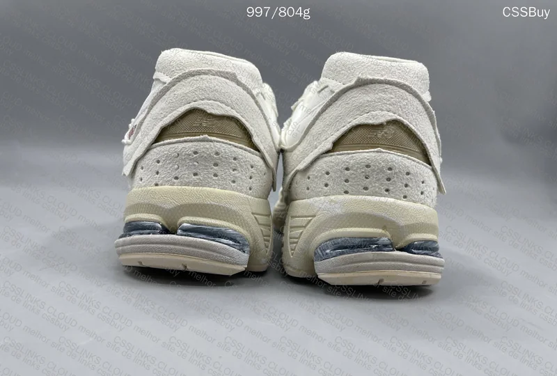 New Balance 2002r 4