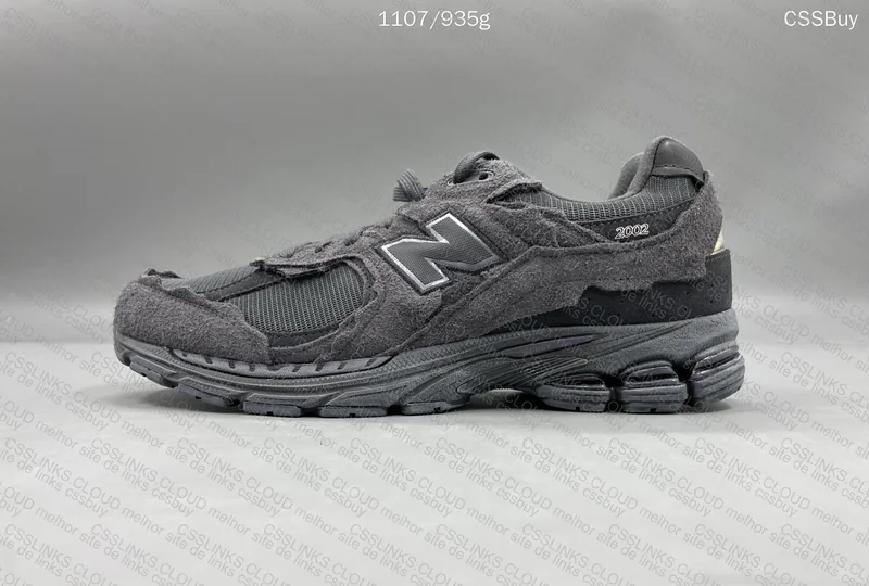 New Balance 2002r 3