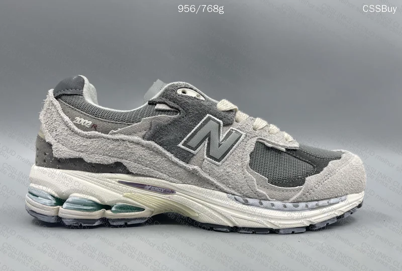 New Balance 2002R 4
