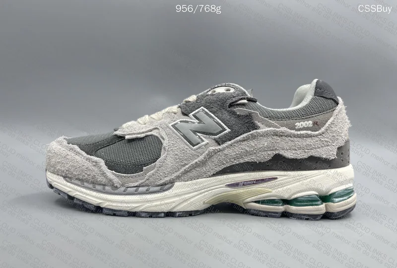 New Balance 2002R 9
