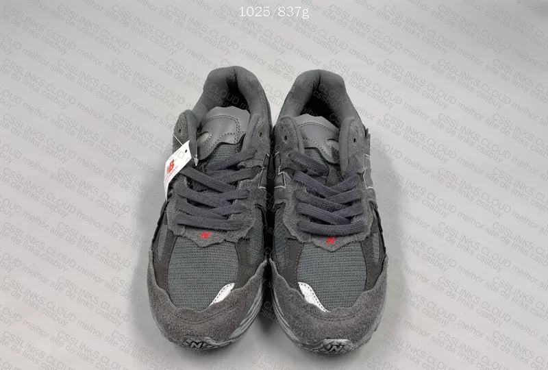 new balance 2002r