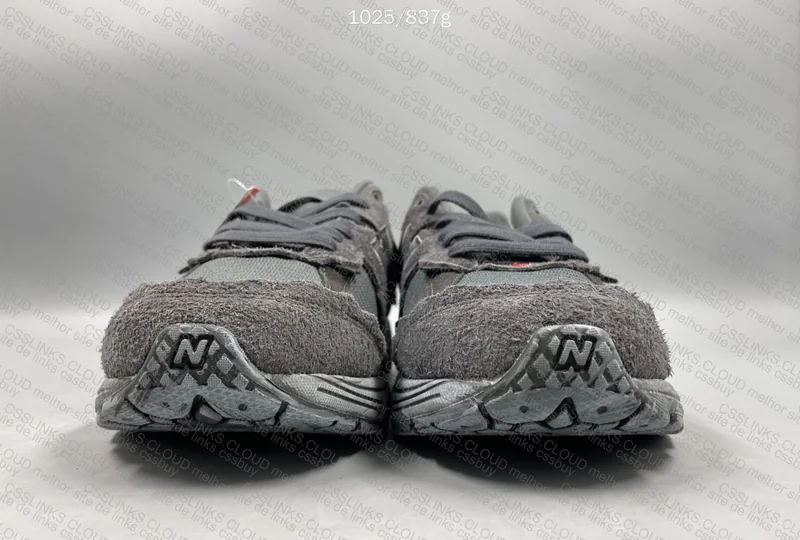 new balance 2002r 2