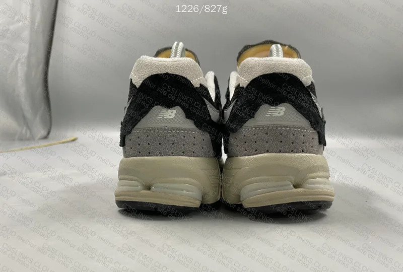 New Balance 2002r 5