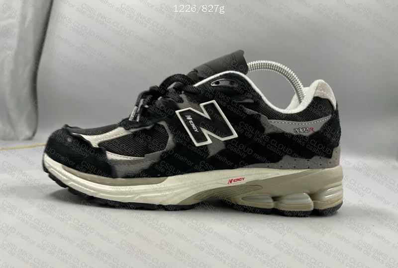 New Balance 2002r 8