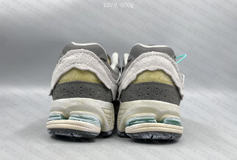 New Balance 2002r 3