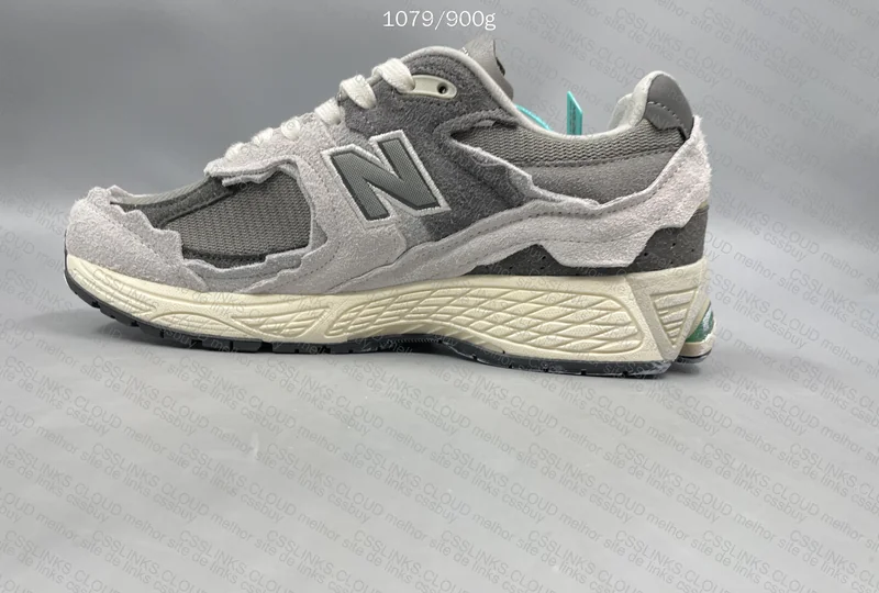 New Balance 2002r 4