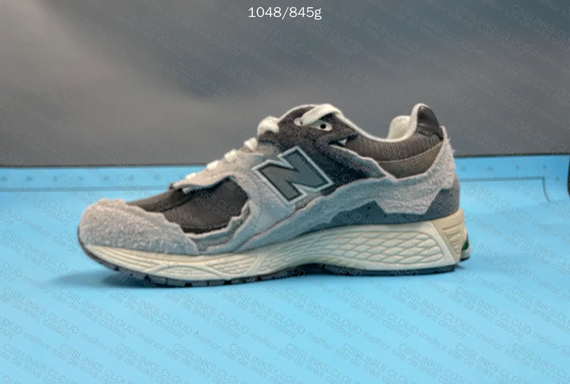 New balance 2002r 3