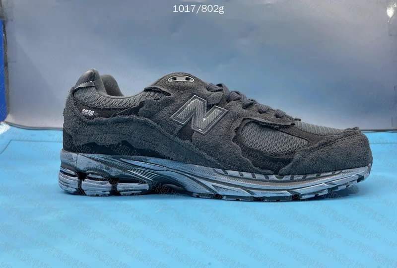New Balance 2002r 4
