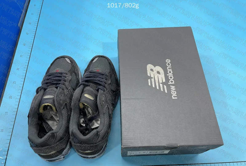 New Balance 2002r 7