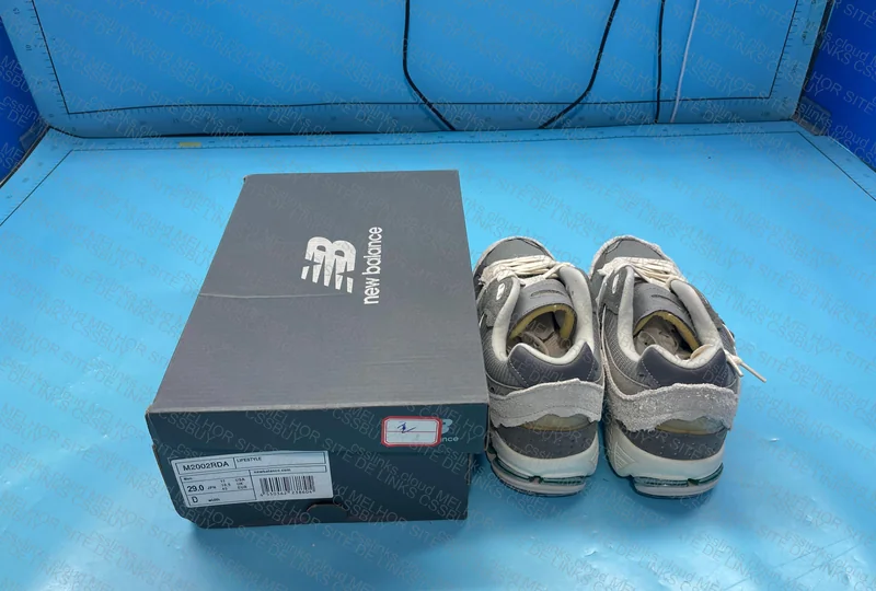New Balance 2002R