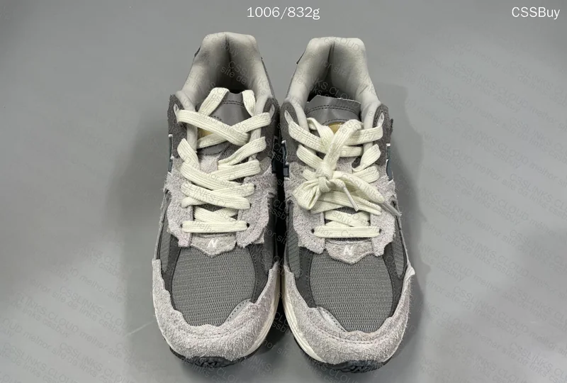 NEW BALANCE 2002r 230y 2