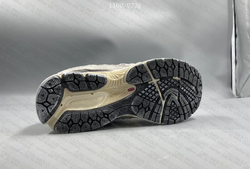 New Balance 2002R (Batch ZC)
