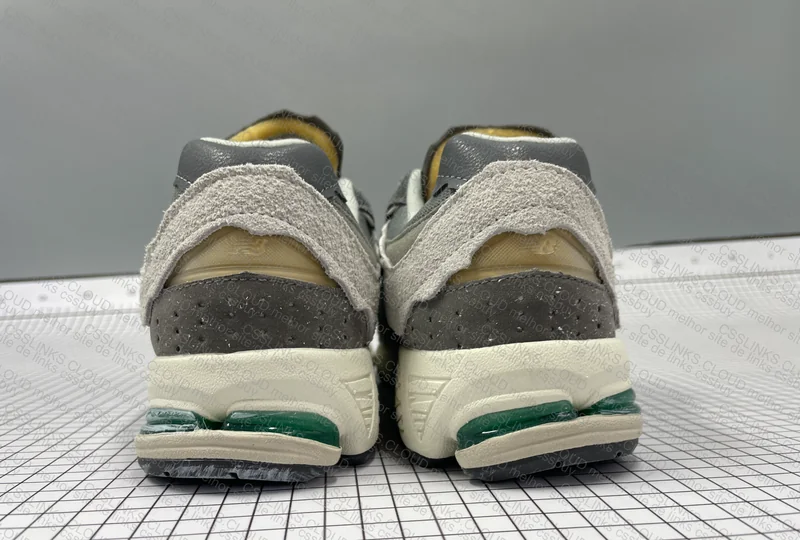 New Balance 2002R e Asics Gel NYC 4