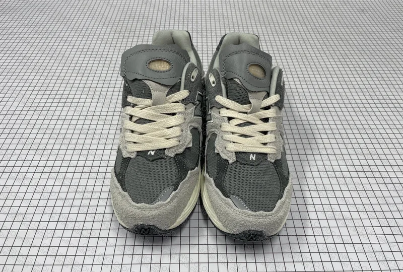 New Balance 2002R e Asics Gel NYC 7