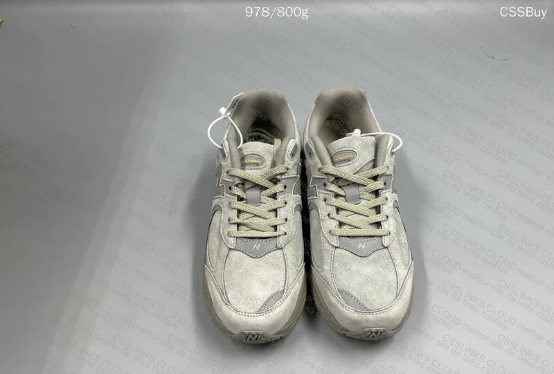 New Balance 2002R GL???