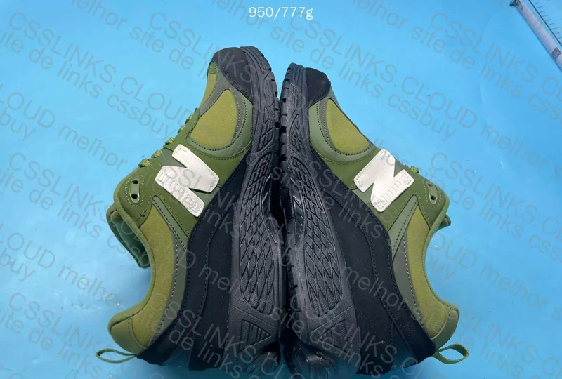 New Balance 2002r x The Basement - Moss Green 2
