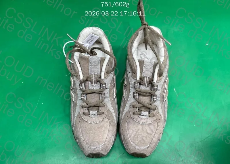 New balance 204l