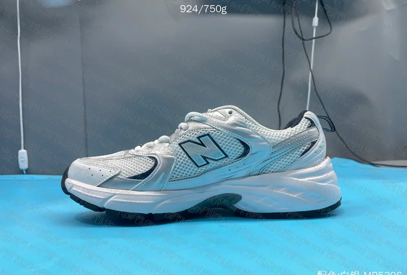 New Balance 530