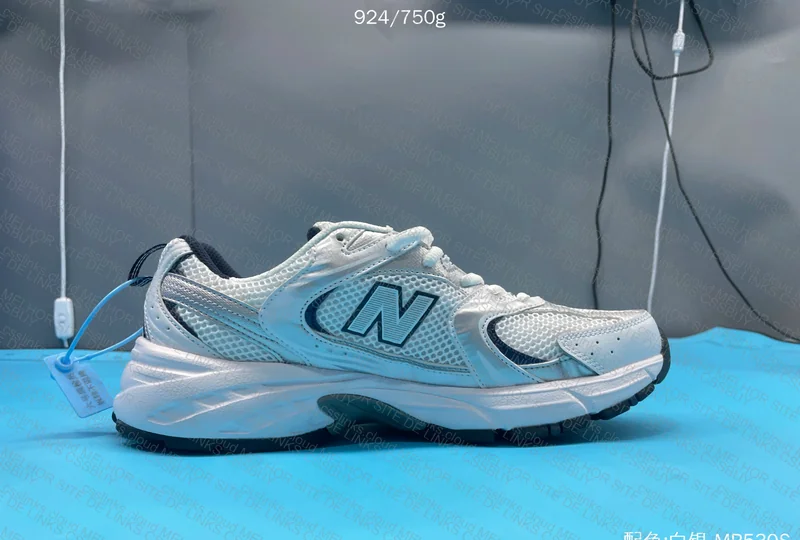 New Balance 530 7