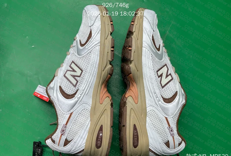 NEW BALANCE 530 9