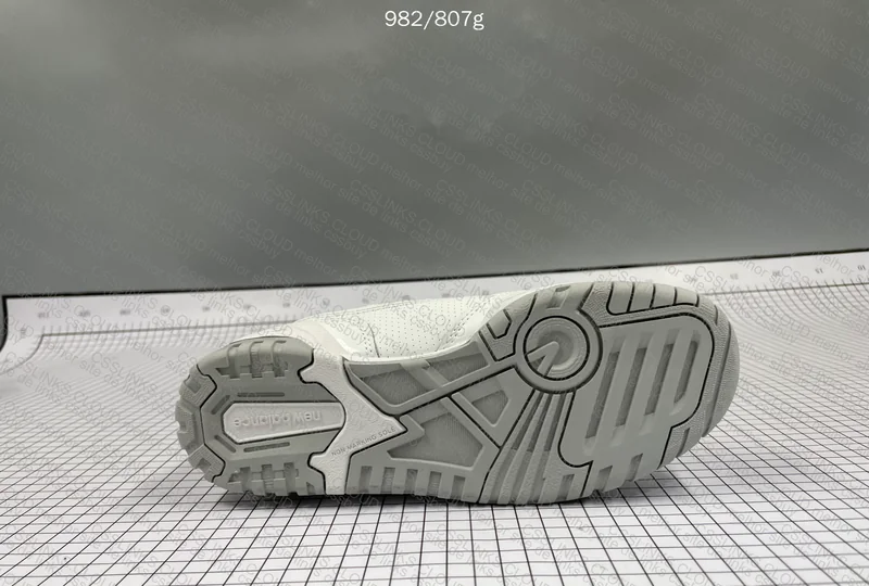 New Balance 550 - White and Grey 7
