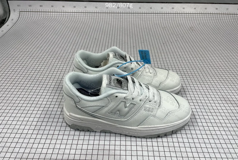 New Balance 550 - White and Grey 9