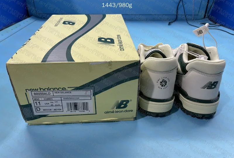 New Balance 550 Sea Salt Hunter Green 2