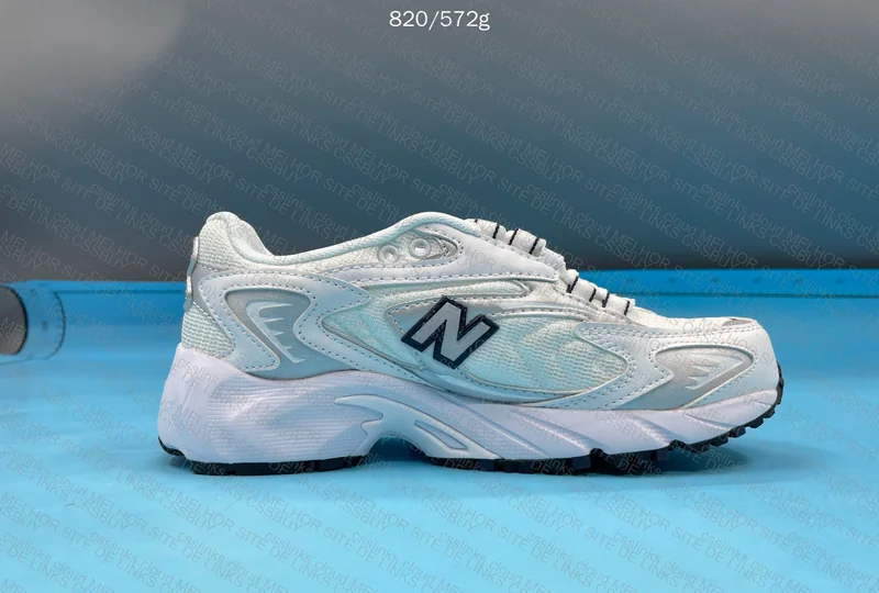 New Balance 725 6