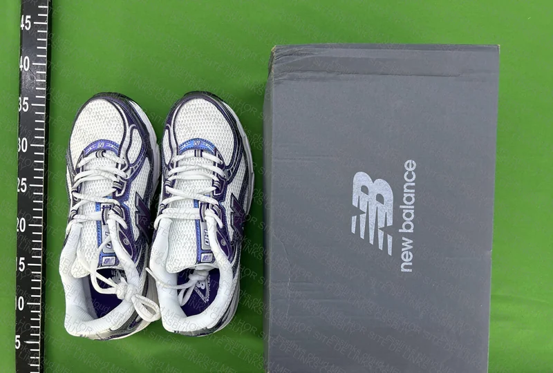 New Balance 740